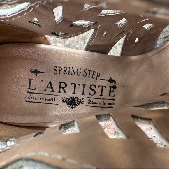 L'Artiste Amora Hand Painted Leather Peep Toe Laser Cut Bronze Sandal - Picture 5 of 10